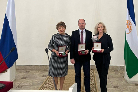 Глава Республики Башкортостан вручал Награды и Почетные звания врачам Республики
